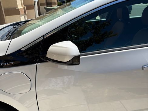 Used 2016 Chevrolet Volt Premier w/ Driver Confidence Package FWD image 4