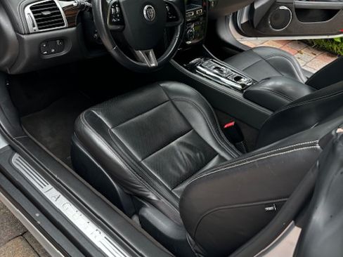 Used 2012 Jaguar XK Convertible image 8