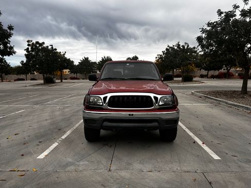 Used 2004 Toyota Tacoma PreRunner image 5