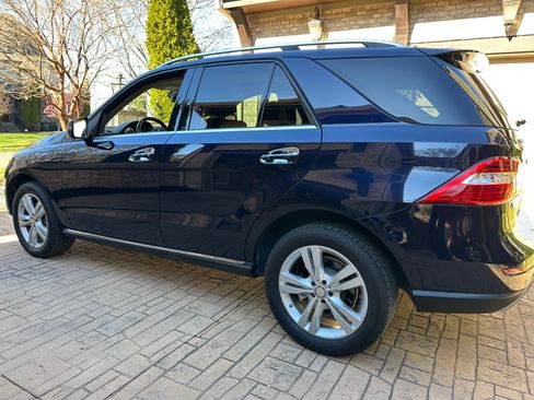Used 2013 Mercedes-Benz ML 350 ML 350 4MATIC Sport Utility 4D image 2