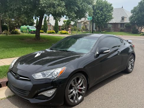 Used 2015 Hyundai Genesis 3.8 RWD image 1