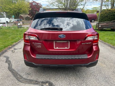 Used 2015 Subaru Outback 2.5i Premium AWD/4WD image 6
