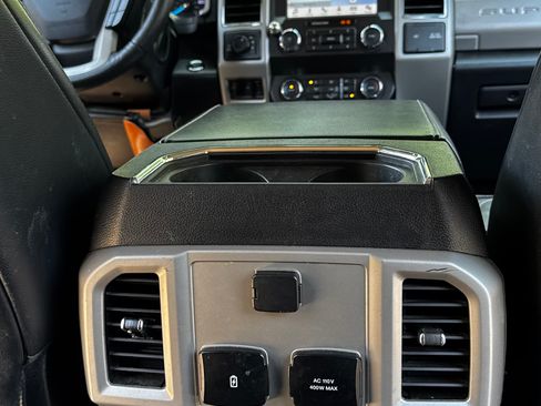 Used 2019 Ford F250 Lariat w/ Lariat Ultimate Package AWD/4WD image 15