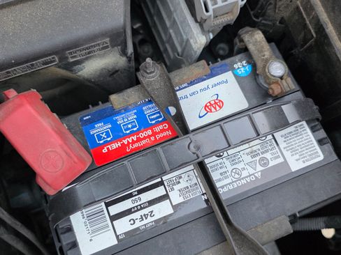 Used 2013 Toyota Sienna XLE w/ Entertainment Pkg image 21