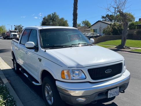 Used 2002 Ford F150 4x4 SuperCrew image 1
