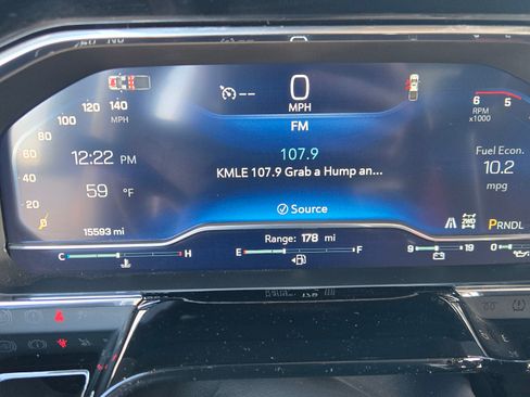 Used 2024 Chevrolet Silverado 2500 LT w/ Convenience Package image 10