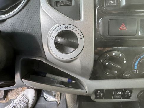 Used 2015 Toyota Tacoma 4x4 Double Cab image 4