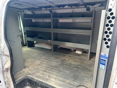 Used 2007 Chevrolet Express 2500 image 6