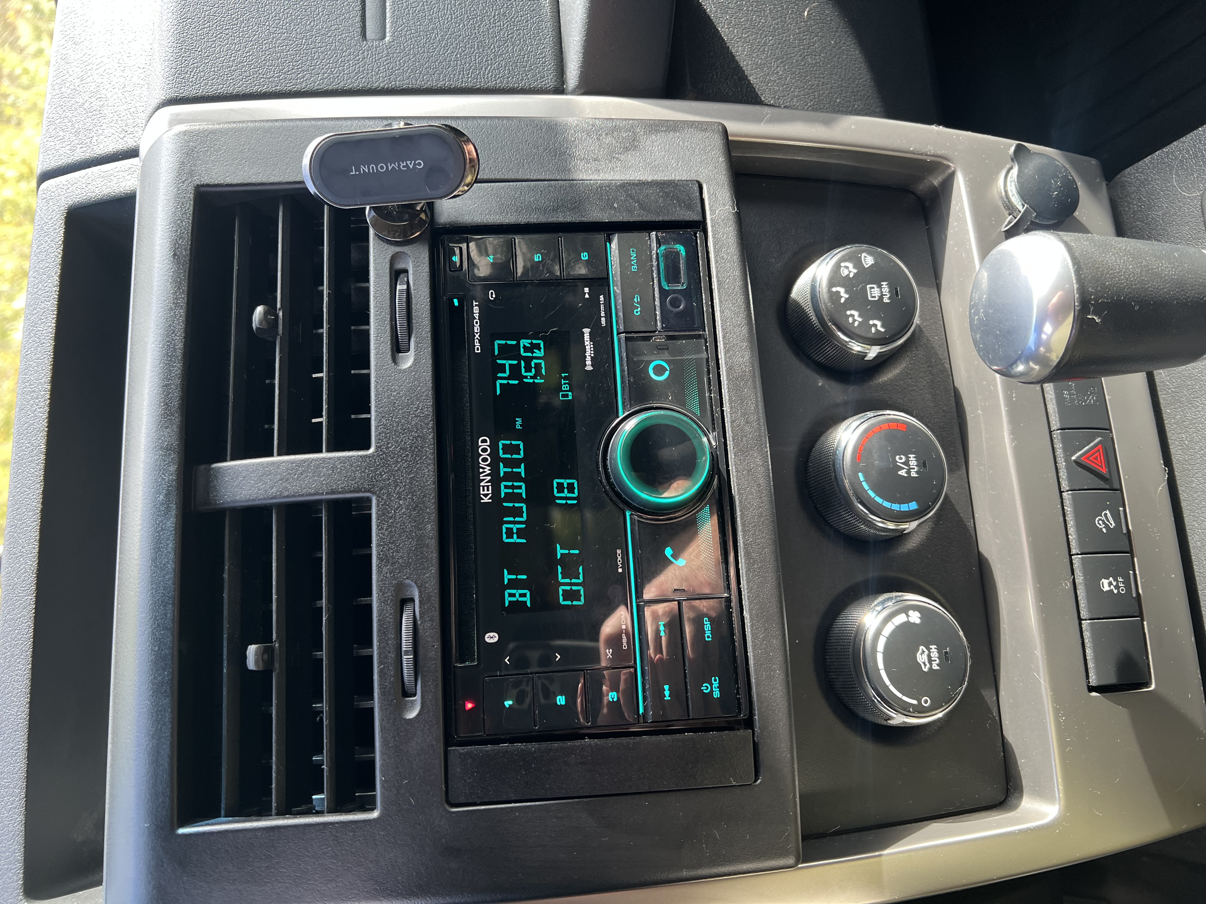 Used 2010 Jeep Liberty Renegade AWD/4WD image 14