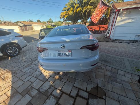 Used 2019 Volkswagen Jetta SE FWD image 12
