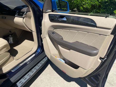 Used 2015 Mercedes-Benz GL 450 4MATIC image 14