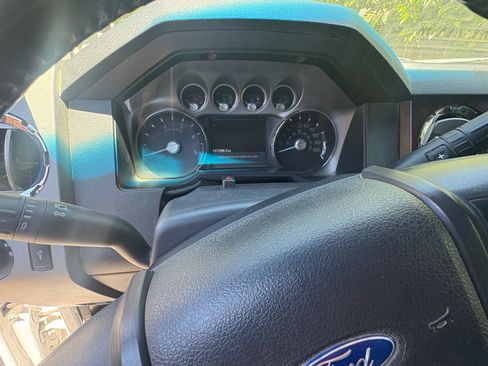 Used 2012 Ford F250 Lariat w/ Lariat Interior Pkg AWD/4WD image 15