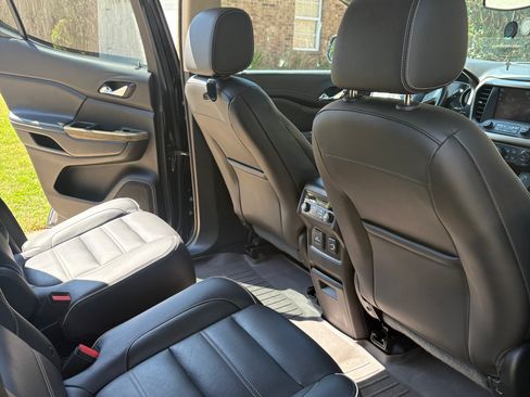 Used 2019 GMC Acadia Denali w/ Technology Package image 8