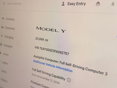 Used 2023 Tesla Model Y AWD image 12