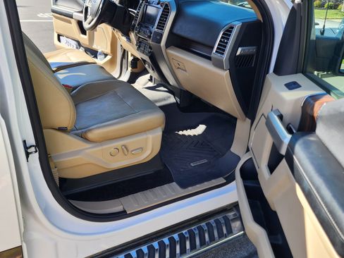 Used 2015 Ford F150 Lariat image 6