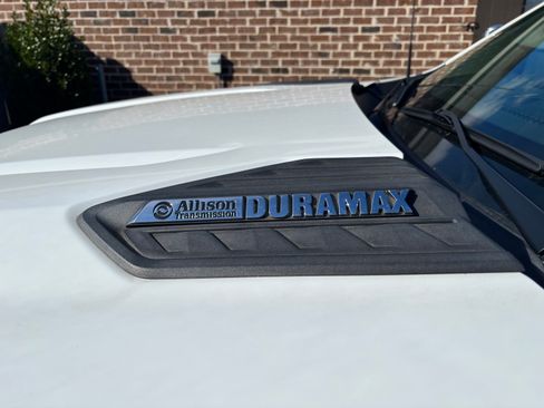 Used 2021 Chevrolet Silverado 3500 LTZ w/ LTZ Convenience Package image 9