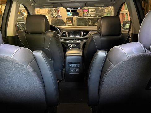 Used 2020 Buick Enclave Avenir w/ Avenir Technology Package AWD/4WD image 8