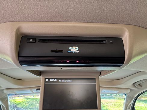 Used 2016 Toyota Sequoia Platinum image 13