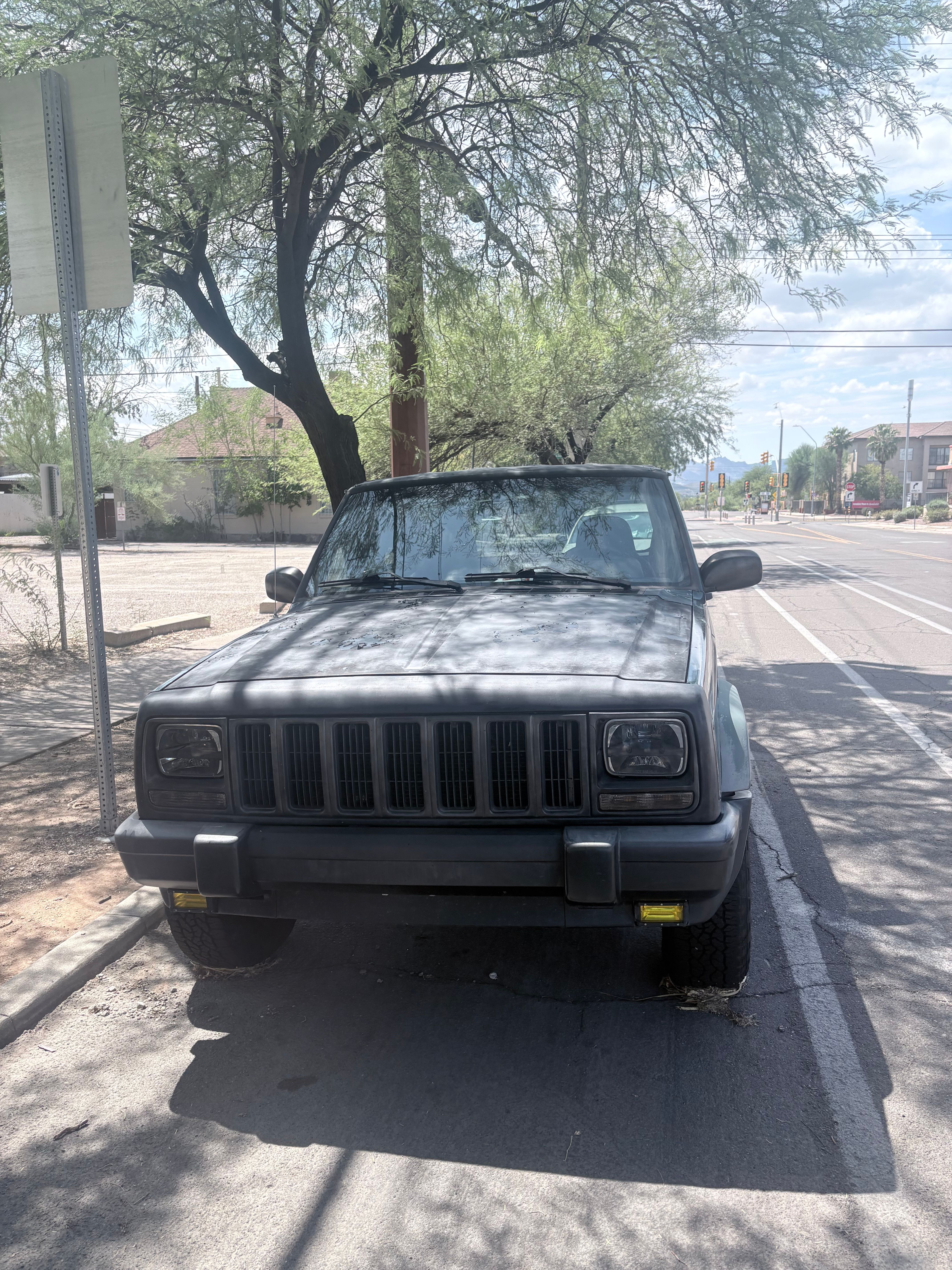 Used 1997 Jeep Cherokee SE RWD image 4