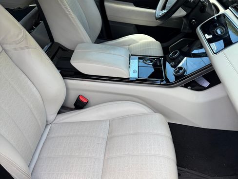 Used 2018 Land Rover Range Rover Velar AWD/4WD image 11