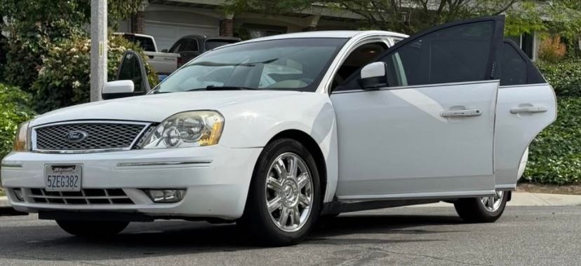 Used 2007 Ford Five Hundred SEL FWD image 4