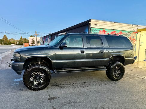 Used 2005 GMC Yukon XL 2500 SLT w/ SLT Preferred Equipment Group image 6