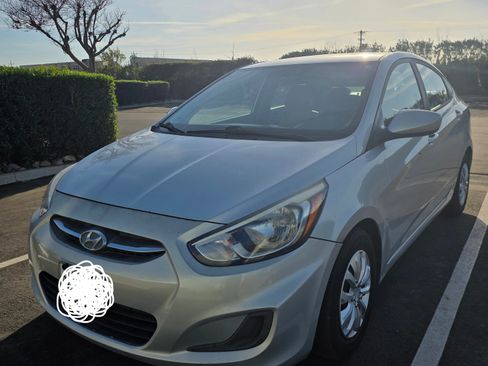 Used 2015 Hyundai Accent GLS image 2