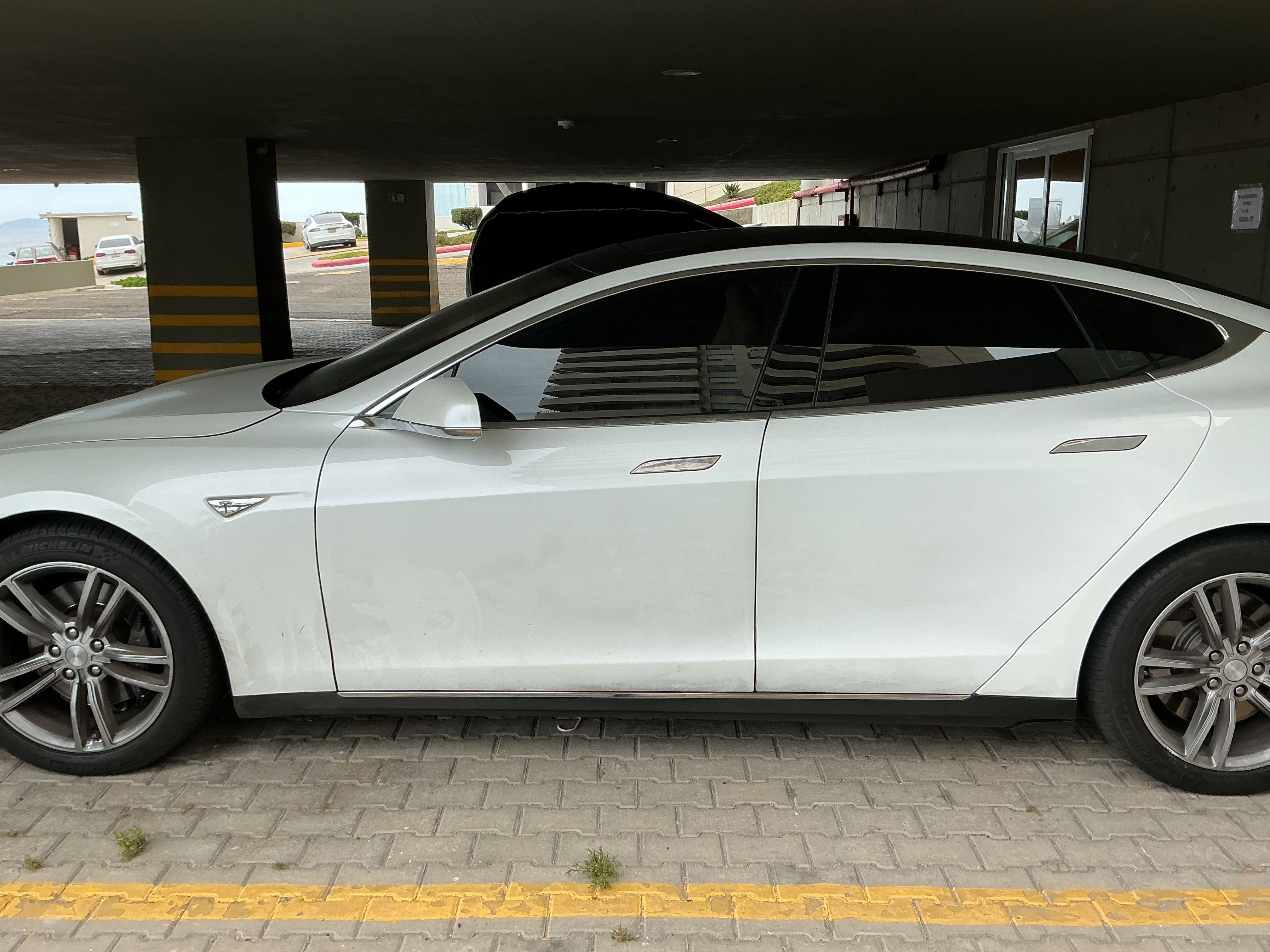 Used 2014 Tesla Model S 60 RWD image 7