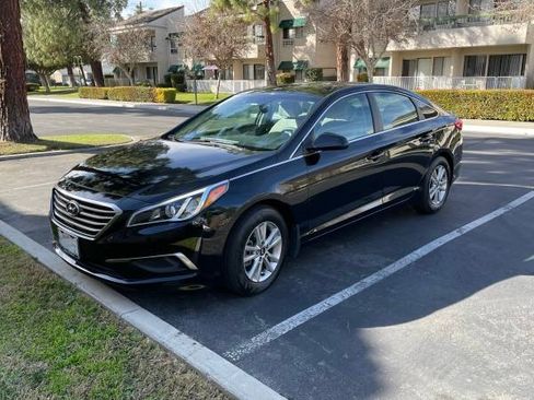 Used 2016 Hyundai Sonata SE image 2