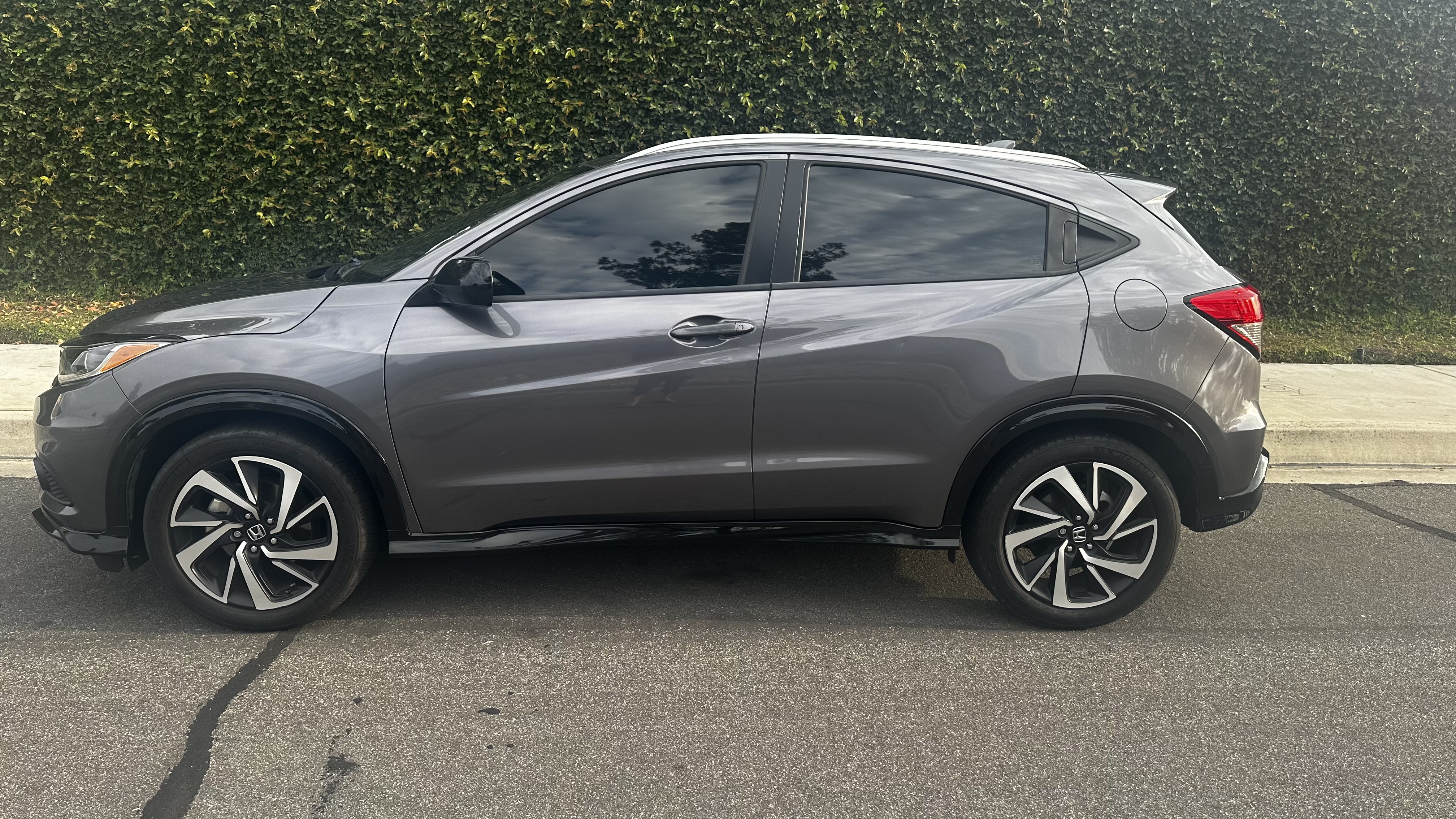 Used 2019 Honda HR-V Sport image 4