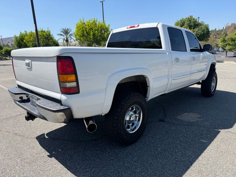 Used 2005 GMC Sierra 2500 SLT w/ Heavy-Duty Power Package RWD image 8