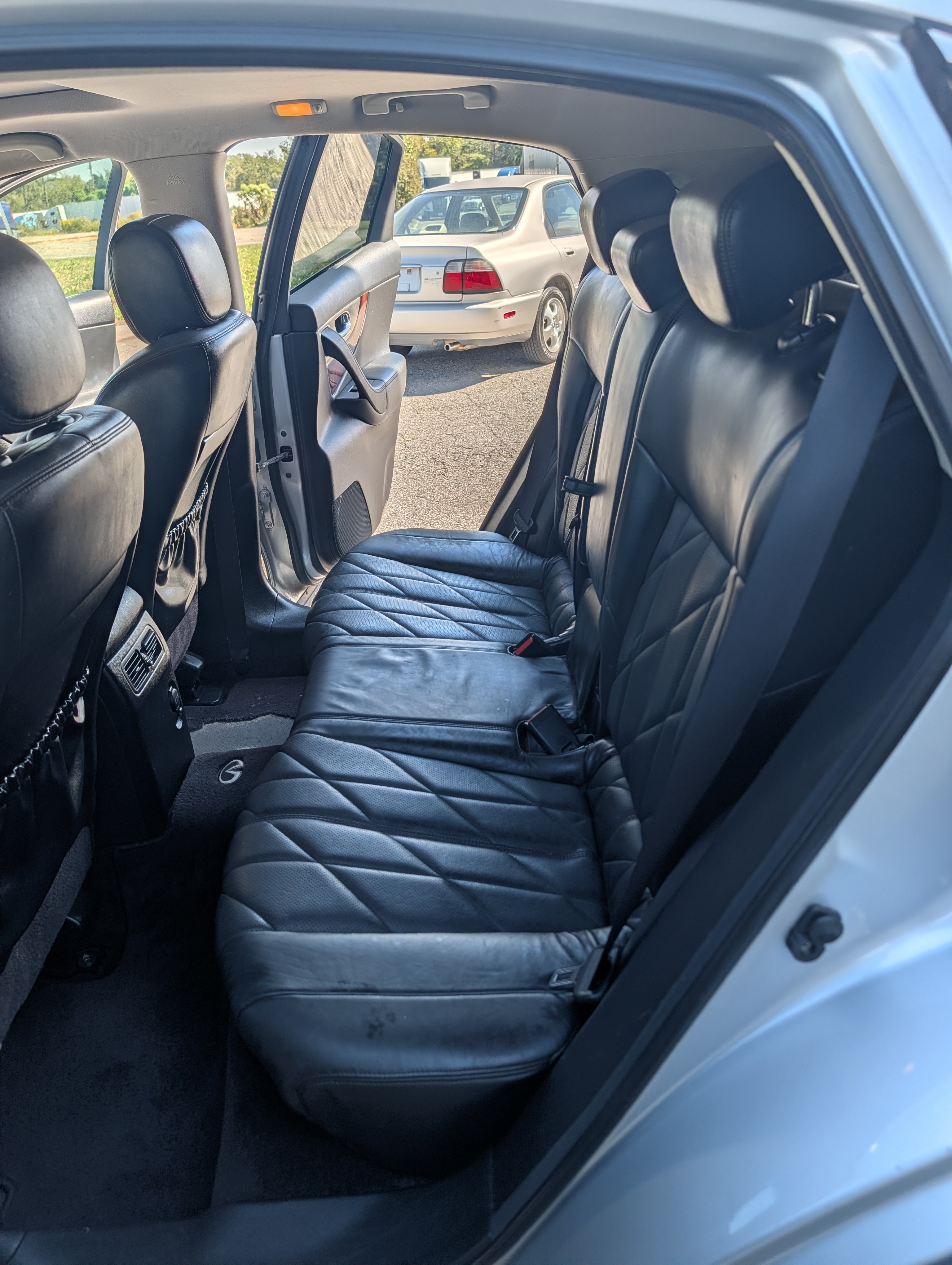 Used 2010 INFINITI FX35 2WD w/ Deluxe Touring Pkg image 11