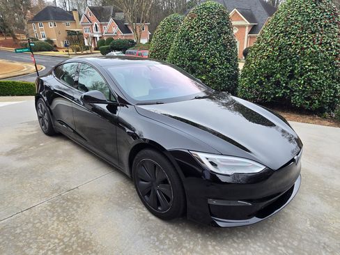 Used 2021 Tesla Model S Plaid image 2