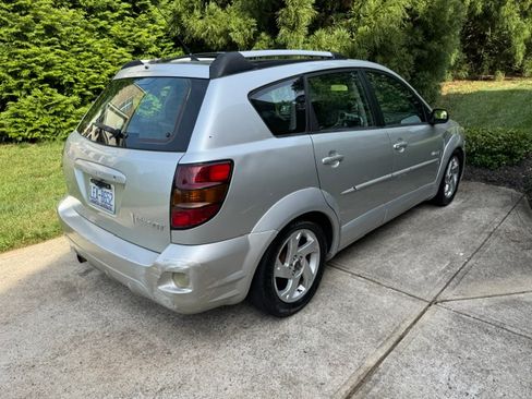 Used 2004 Pontiac Vibe GT w/ Moon And Tunes Value Package FWD image 2
