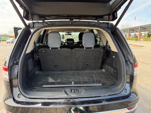 Used 2022 Lincoln Aviator AWD image 4