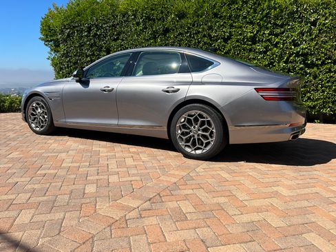Used 2022 Genesis G80 2.5T w/ Prestige Package image 4