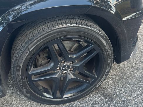 Used 2015 Mercedes-Benz GL 550 GL 550 4MATIC Sport Utility 4D image 6