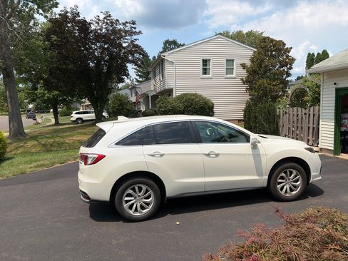 Used 2018 Acura RDX AWD w/ Technology Package image 1