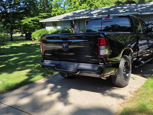 Used 2021 RAM 1500 Big Horn AWD/4WD image 4