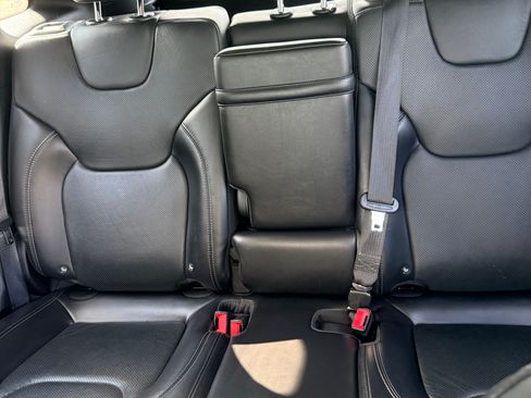 Used 2019 Jeep Cherokee Limited AWD/4WD image 18