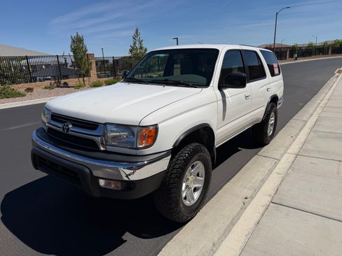 Used 2002 Toyota 4Runner SR5 image 8