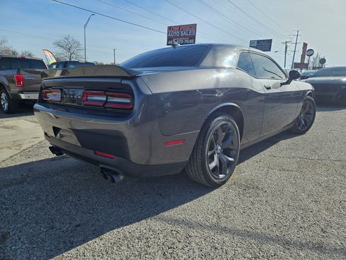Used 2018 Dodge Challenger SXT Plus image 6
