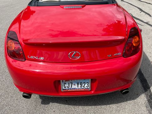 Used 2003 Lexus SC 430 Convertible image 2