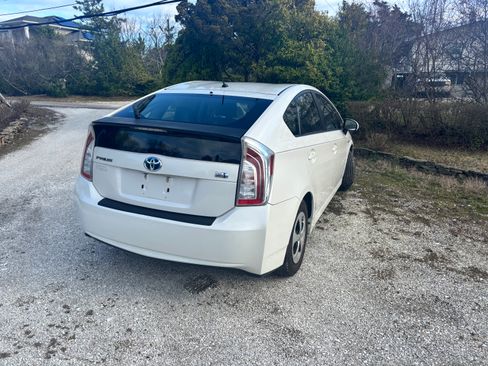 Used 2014 Toyota Prius Two image 6