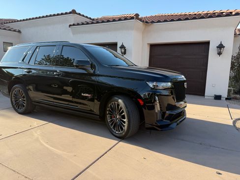 Used 2023 Cadillac Escalade V w/ LPO, ONYX Package image 1