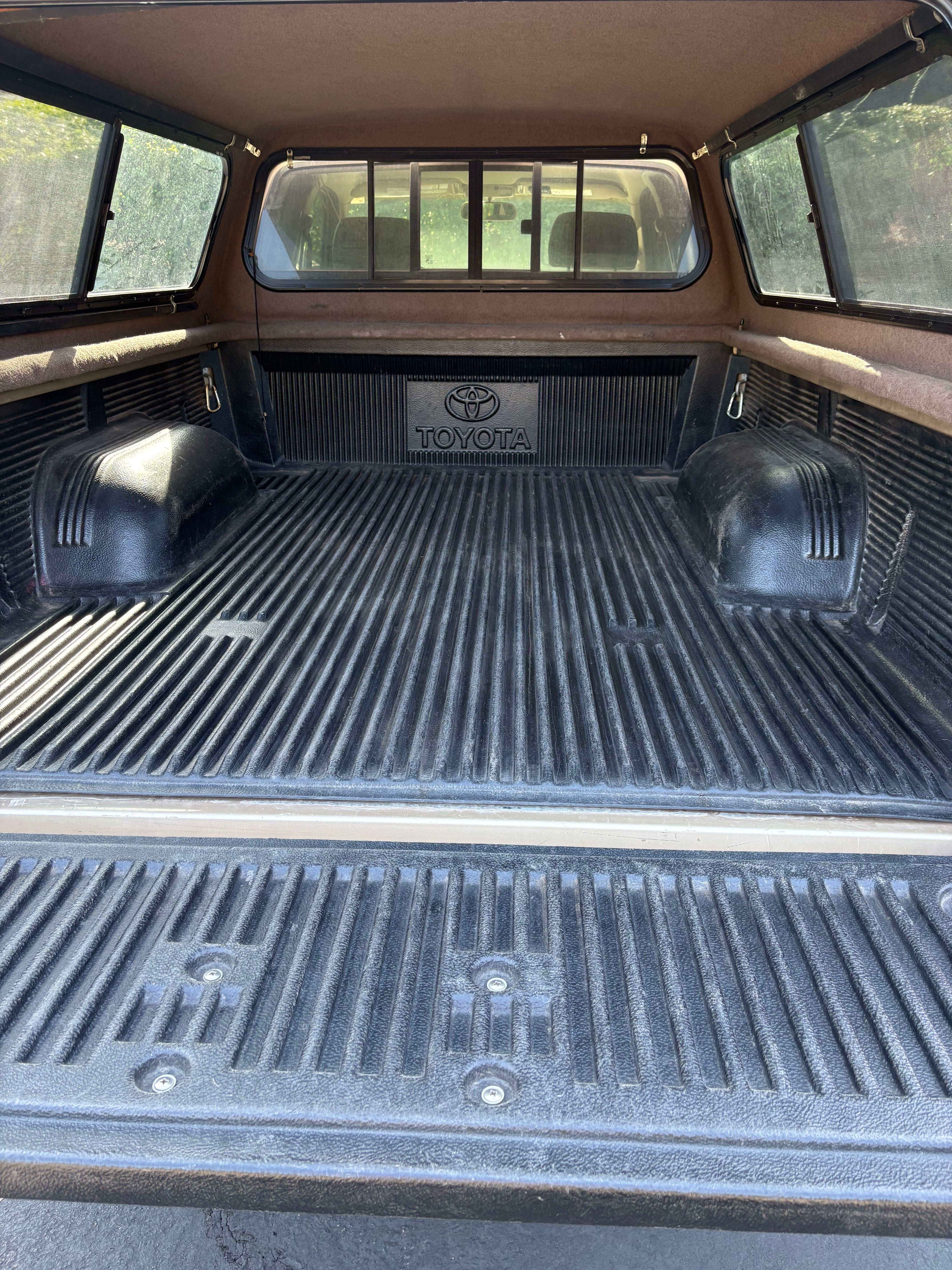 Used 2004 Toyota Tacoma PreRunner w/ Convenience Pkg RWD image 8