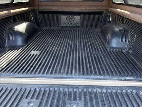 Used 2004 Toyota Tacoma PreRunner w/ Convenience Pkg RWD image 5