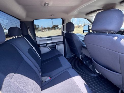 Used 2017 Ford F350 XLT w/ XLT Premium Package AWD/4WD image 11