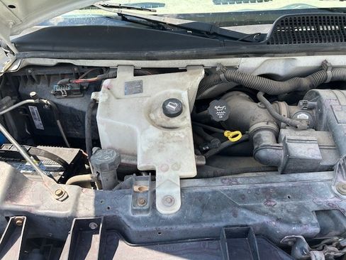 Used 2008 GMC Savana 1500 w/ Preferred Equipment Group image 24