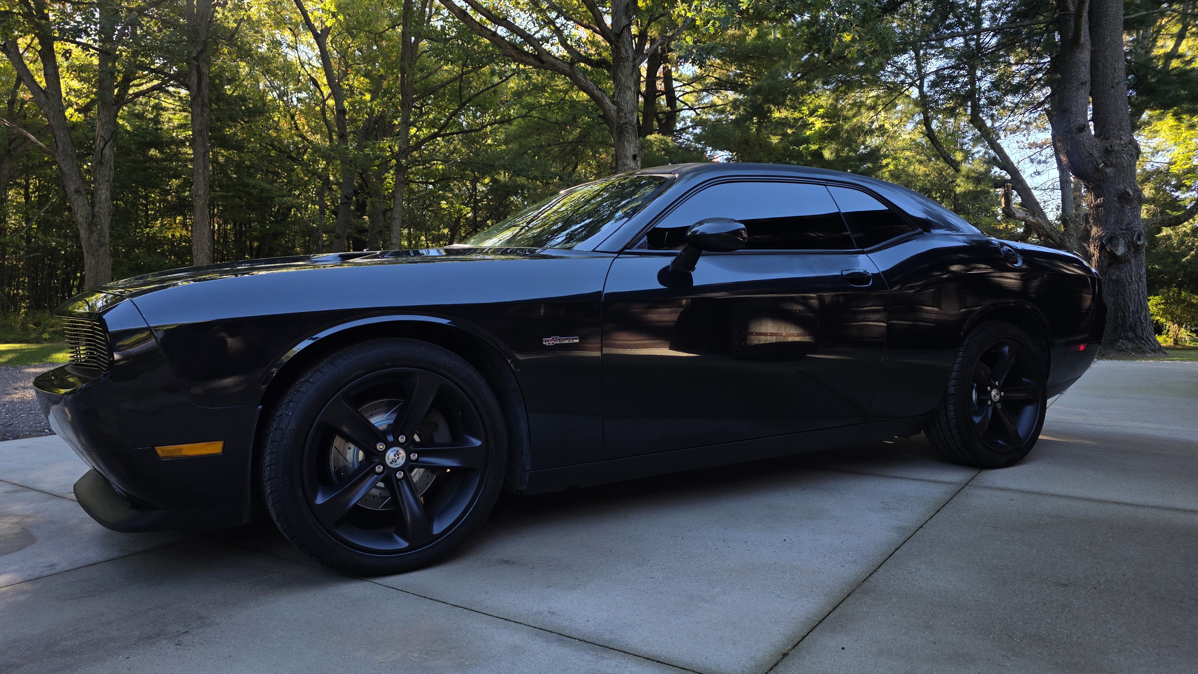 Used 2014 Dodge Challenger SXT RWD image 4